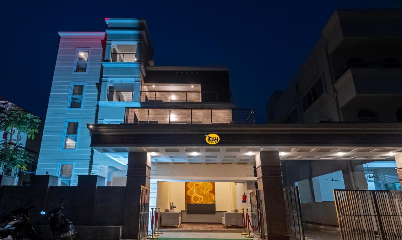 Itsy Hotels Greenland Jungle View บูบันเนสชวาร์ ภายนอก รูปภาพ
